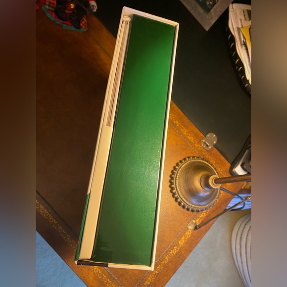 EUC in box Elf On The Shelf A Christmas Tradition storybook/Scout Elf-girl - Picture 3 of 15